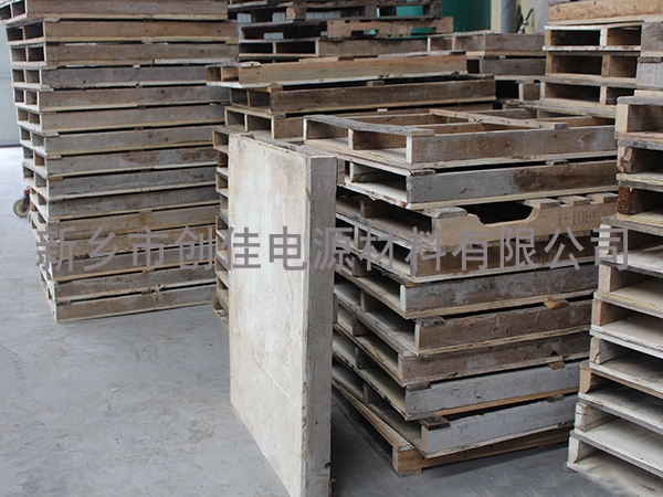 各種型號木質(zhì)托盤